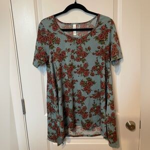 LuLaRoe Floral perfect t short sleeve shirt